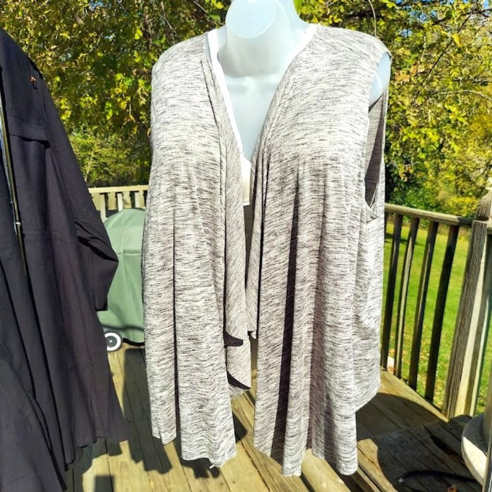 Catherines Women Plus Size 4X Sleeveless Acid Gray Cardigan - Open High Low Top